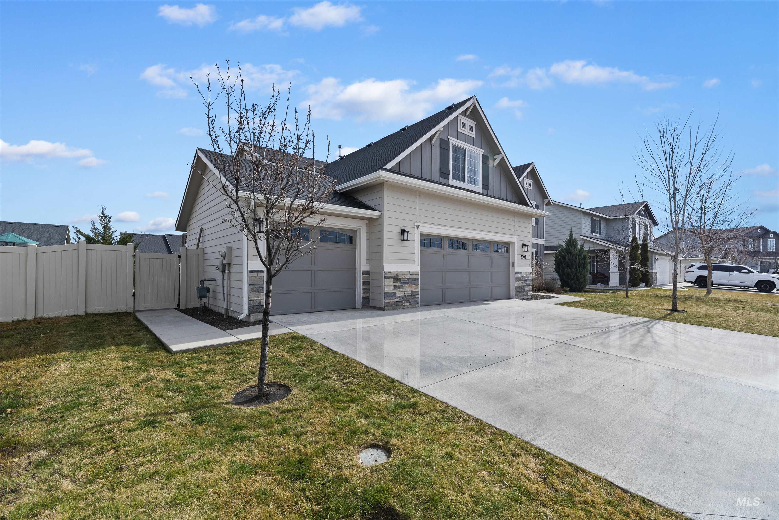 6908 S Allegiance Ave, Meridian, Idaho 83642, 6 Bedrooms, 3.5 Bathrooms, Residential For Sale, Price $559,750,MLS 98976837