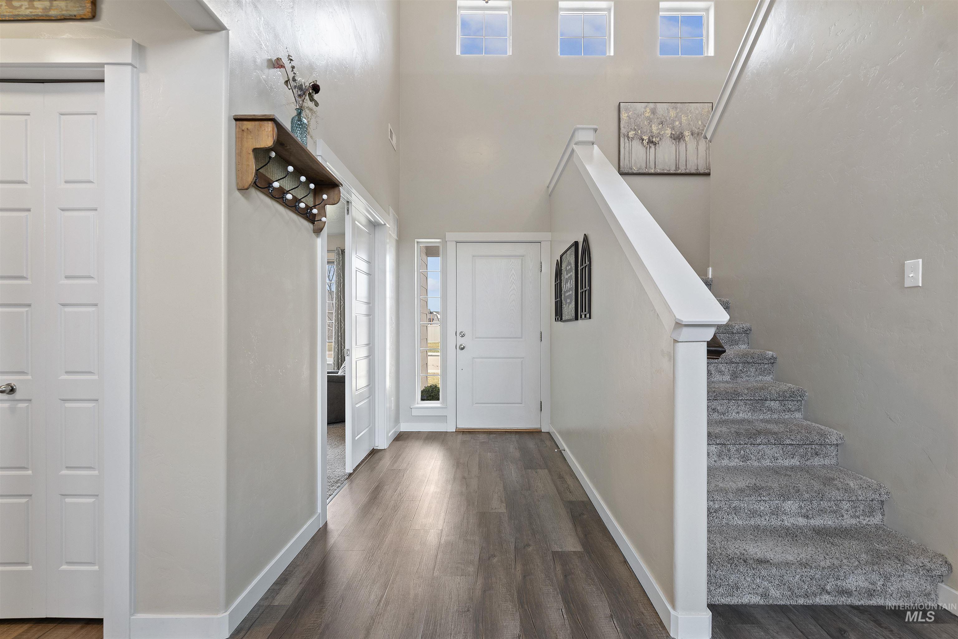 6908 S Allegiance Ave, Meridian, Idaho 83642, 6 Bedrooms, 3.5 Bathrooms, Residential For Sale, Price $559,750,MLS 98976837