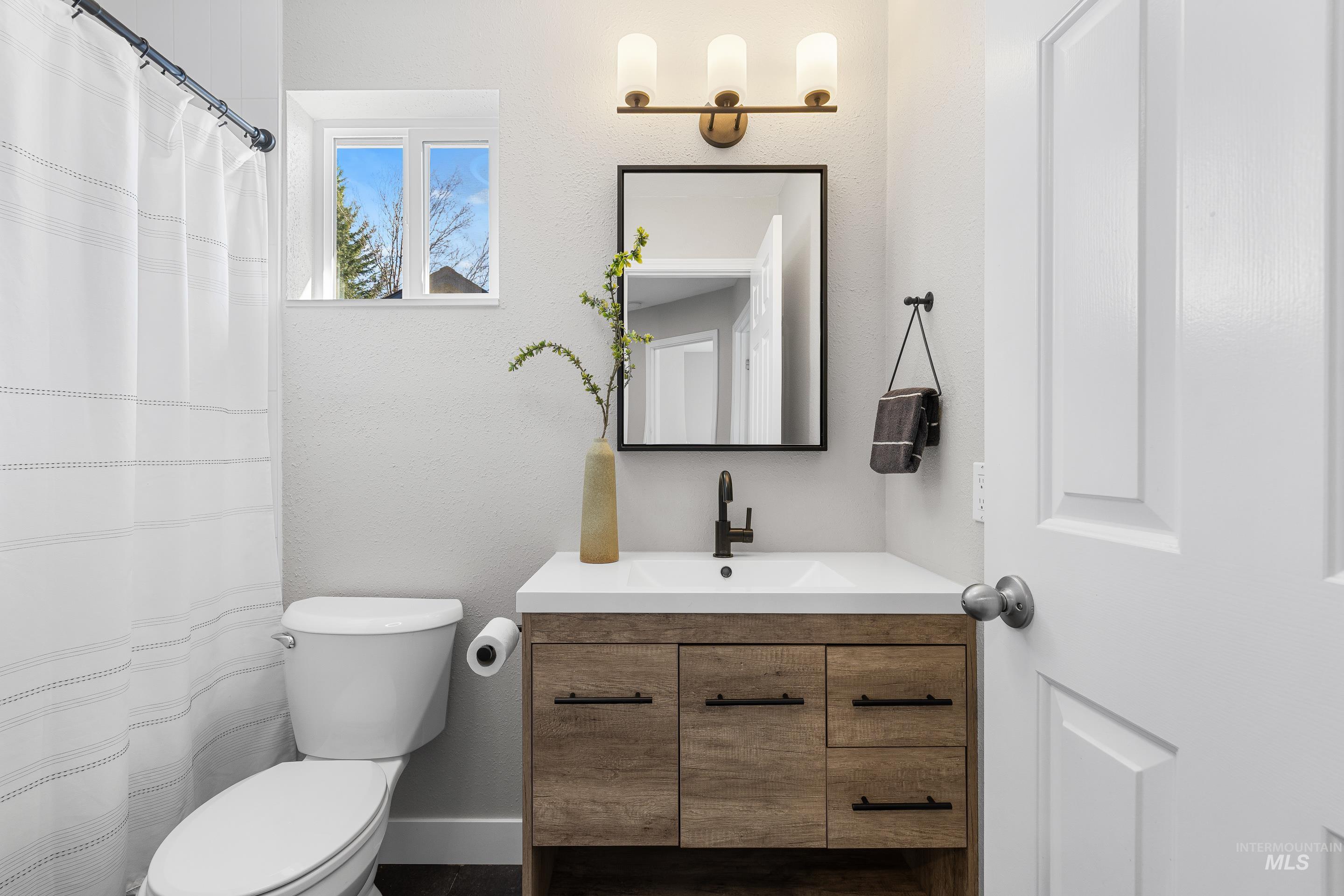 2822 S Swallowtail Ln, Boise, Idaho 83706, 4 Bedrooms, 3 Bathrooms, Residential For Sale, Price $825,000,MLS 98976840