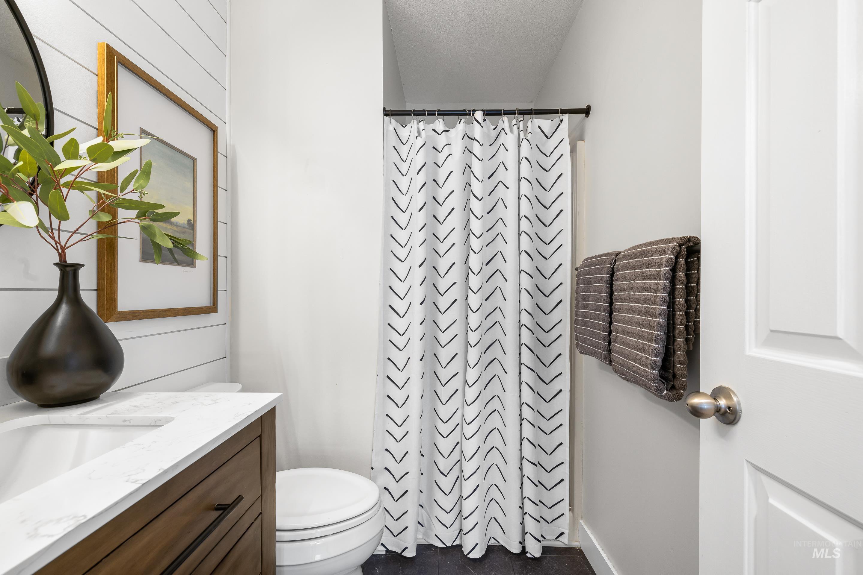 2822 S Swallowtail Ln, Boise, Idaho 83706, 4 Bedrooms, 3 Bathrooms, Residential For Sale, Price $825,000,MLS 98976840