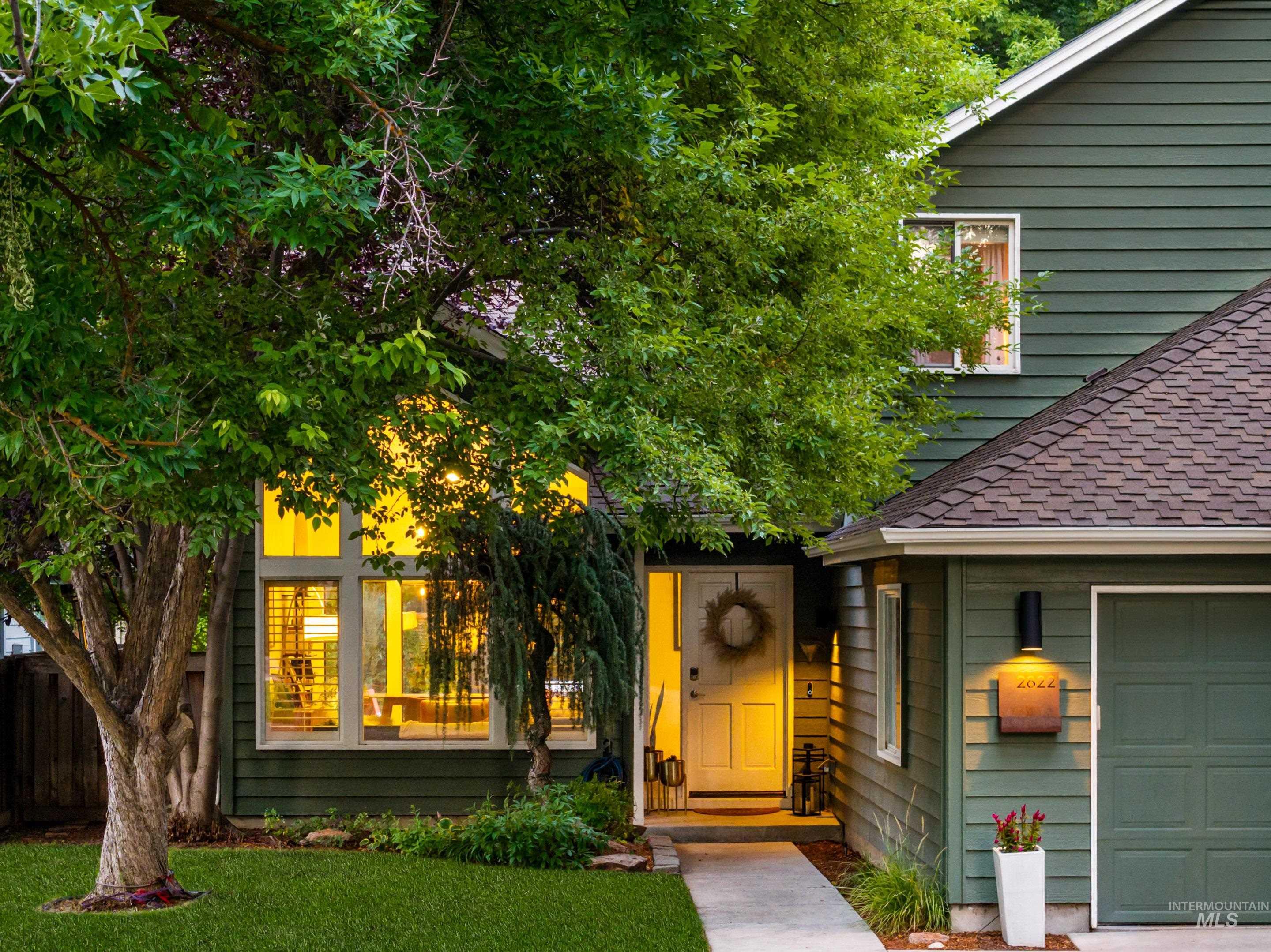 2822 S Swallowtail Ln, Boise, Idaho 83706, 4 Bedrooms, 3 Bathrooms, Residential For Sale, Price $825,000,MLS 98976840