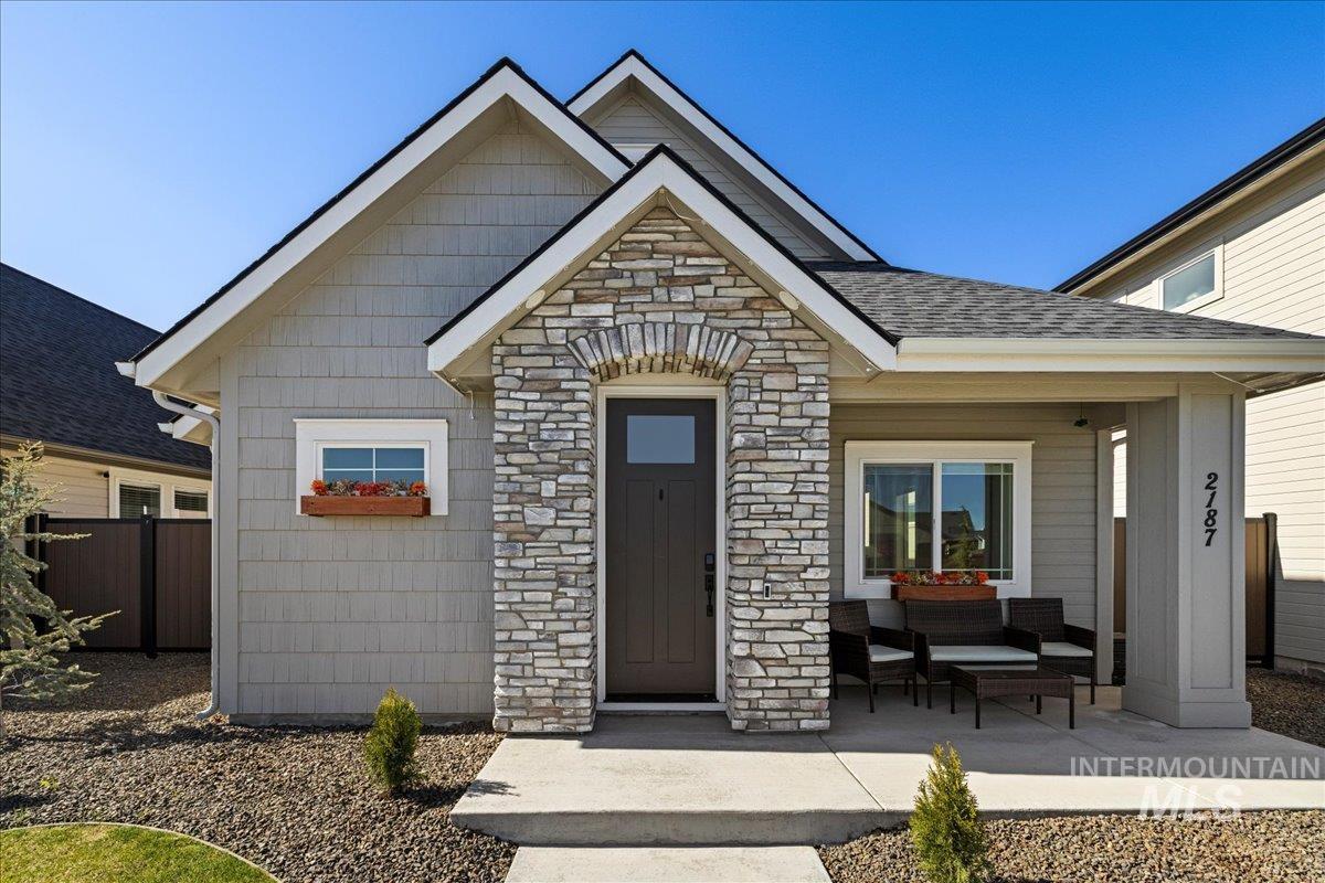 2187 E Hidcote St, Meridian, Idaho 83642, 2 Bedrooms, 2 Bathrooms, Residential For Sale, Price $474,900,MLS 98976841