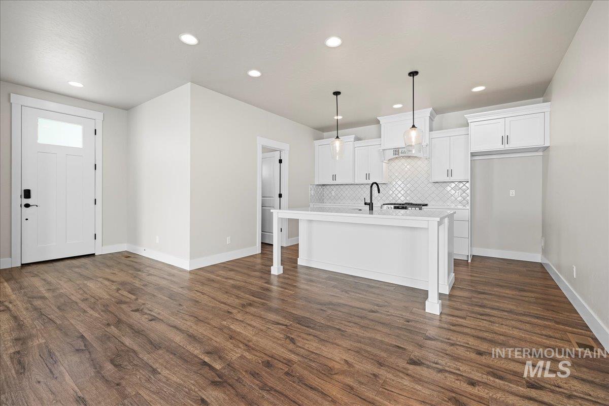 2187 E Hidcote St, Meridian, Idaho 83642, 2 Bedrooms, 2 Bathrooms, Residential For Sale, Price $474,900,MLS 98976841