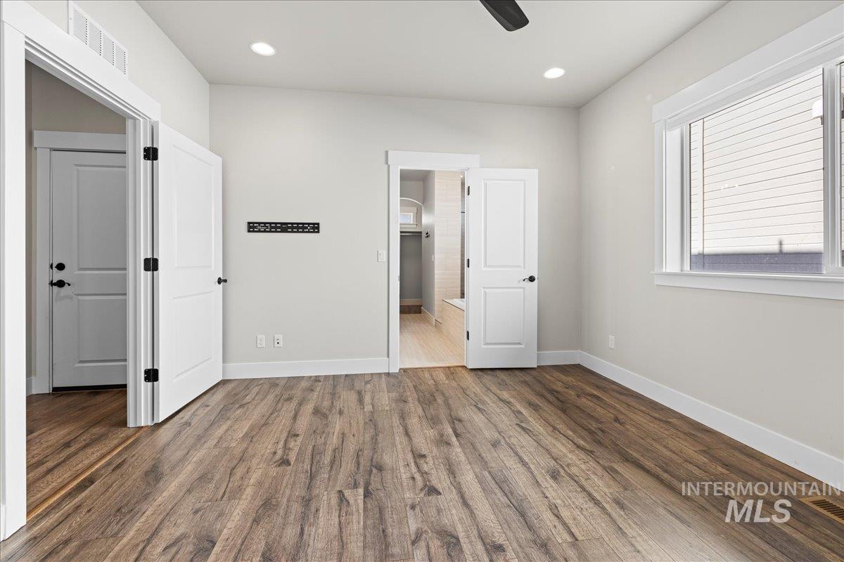 2187 E Hidcote St, Meridian, Idaho 83642, 2 Bedrooms, 2 Bathrooms, Residential For Sale, Price $474,900,MLS 98976841