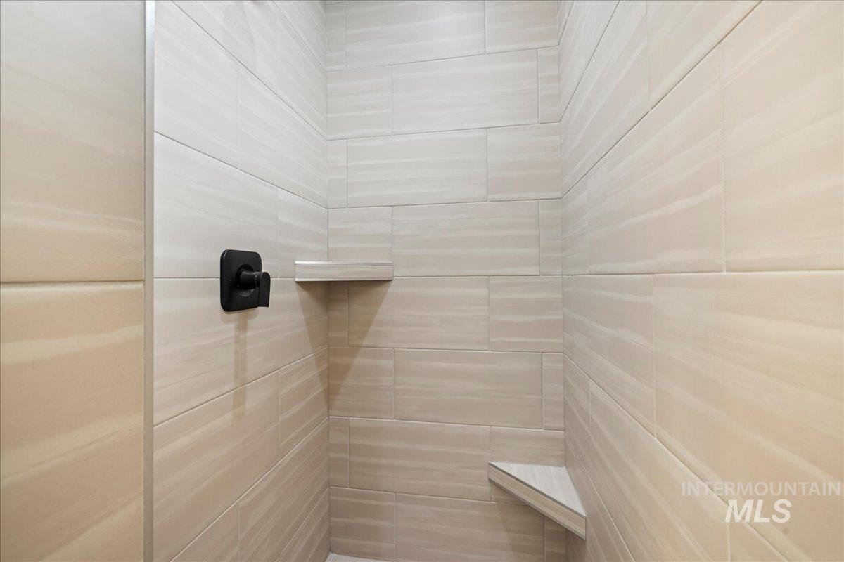 2187 E Hidcote St, Meridian, Idaho 83642, 2 Bedrooms, 2 Bathrooms, Residential For Sale, Price $474,900,MLS 98976841