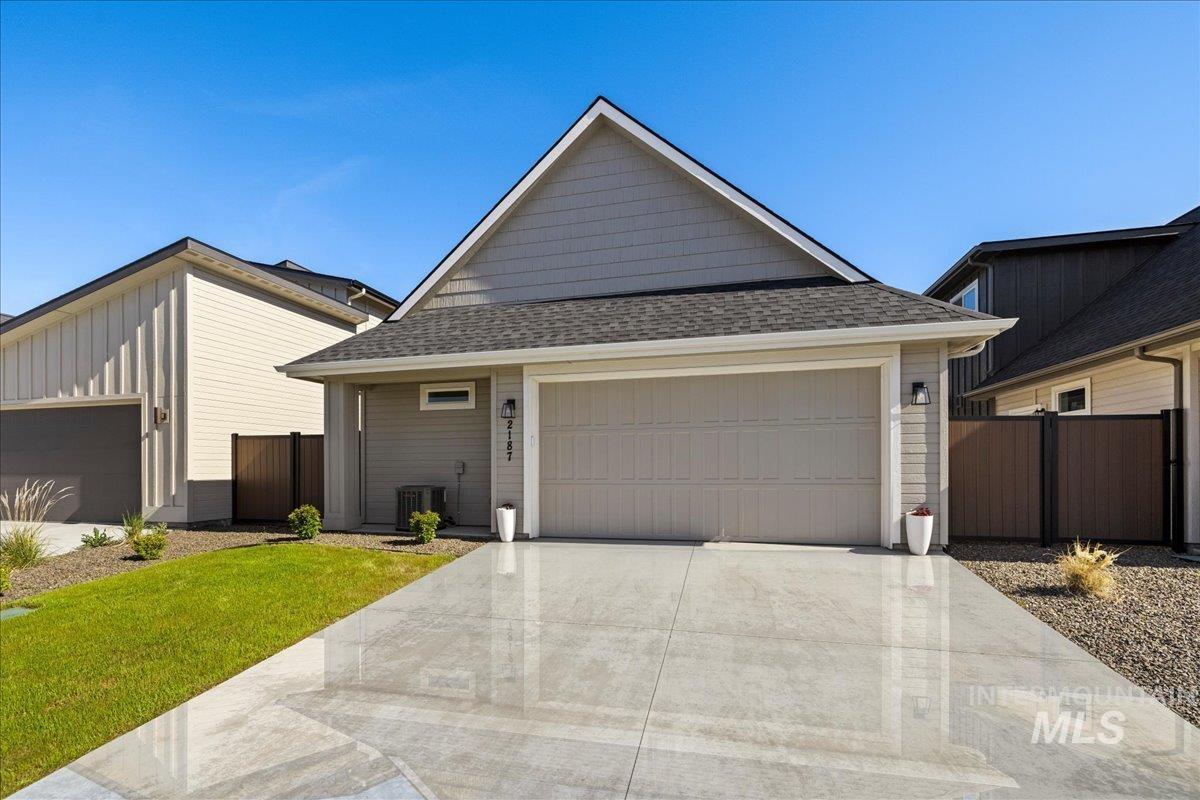 2187 E Hidcote St, Meridian, Idaho 83642, 2 Bedrooms, 2 Bathrooms, Residential For Sale, Price $474,900,MLS 98976841