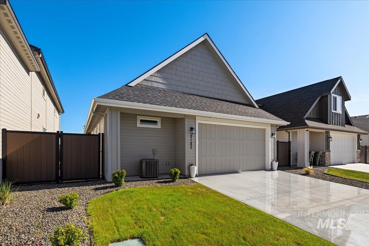 2187 E Hidcote St, Meridian, Idaho 83642, 2 Bedrooms, 2 Bathrooms, Residential For Sale, Price $474,900,MLS 98976841