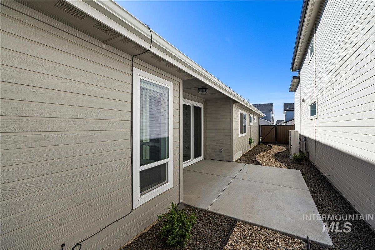 2187 E Hidcote St, Meridian, Idaho 83642, 2 Bedrooms, 2 Bathrooms, Residential For Sale, Price $474,900,MLS 98976841