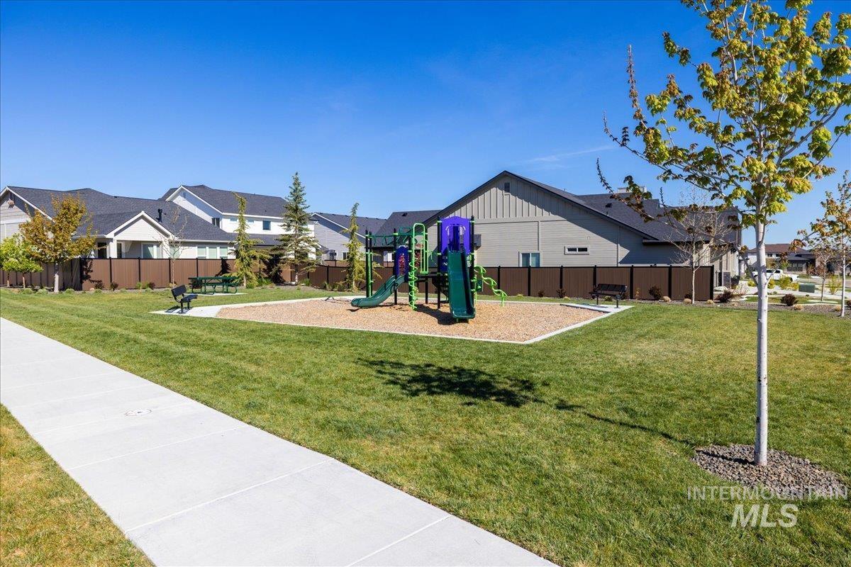 2187 E Hidcote St, Meridian, Idaho 83642, 2 Bedrooms, 2 Bathrooms, Residential For Sale, Price $474,900,MLS 98976841