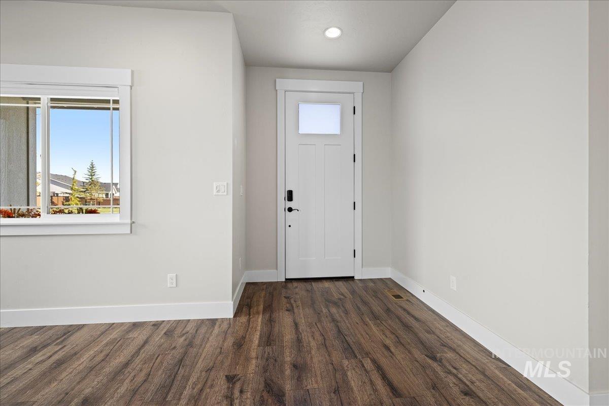 2187 E Hidcote St, Meridian, Idaho 83642, 2 Bedrooms, 2 Bathrooms, Residential For Sale, Price $474,900,MLS 98976841