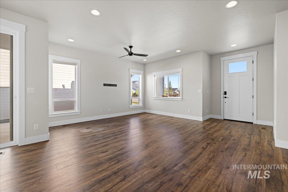 2187 E Hidcote St, Meridian, Idaho 83642, 2 Bedrooms, 2 Bathrooms, Residential For Sale, Price $474,900,MLS 98976841