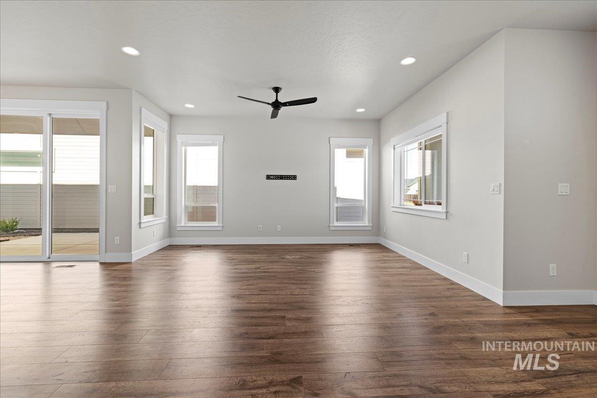 2187 E Hidcote St, Meridian, Idaho 83642, 2 Bedrooms, 2 Bathrooms, Residential For Sale, Price $474,900,MLS 98976841