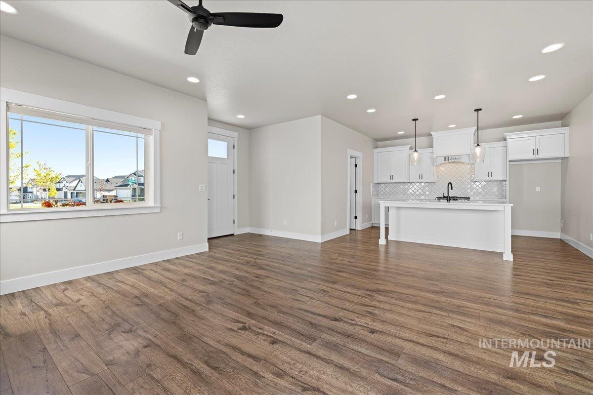 2187 E Hidcote St, Meridian, Idaho 83642, 2 Bedrooms, 2 Bathrooms, Residential For Sale, Price $474,900,MLS 98976841