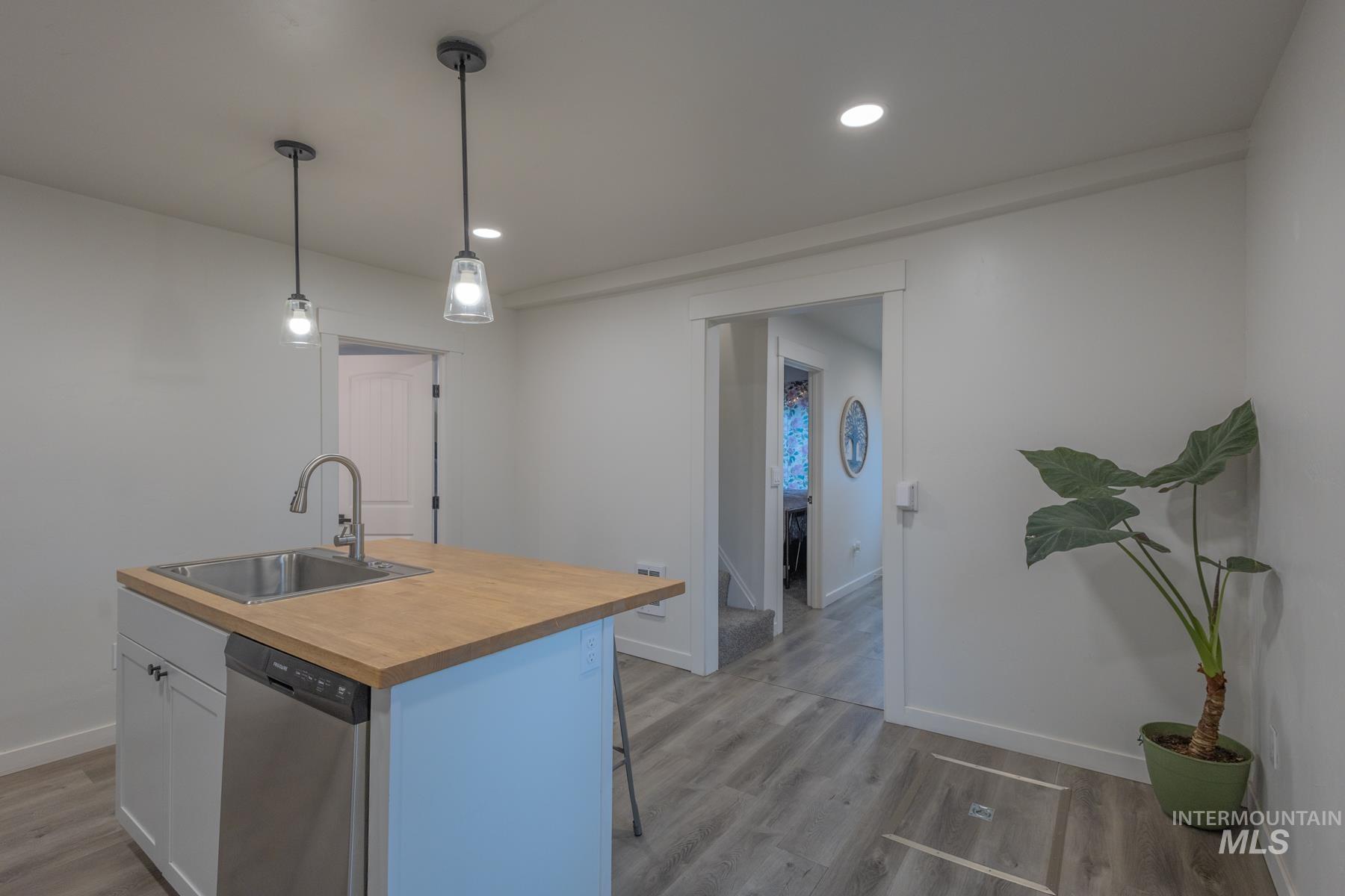 1323 S 11th St, Nampa, Idaho 83651, 2 Bedrooms, 1 Bathroom, Residential For Sale, Price $299,900,MLS 98976842