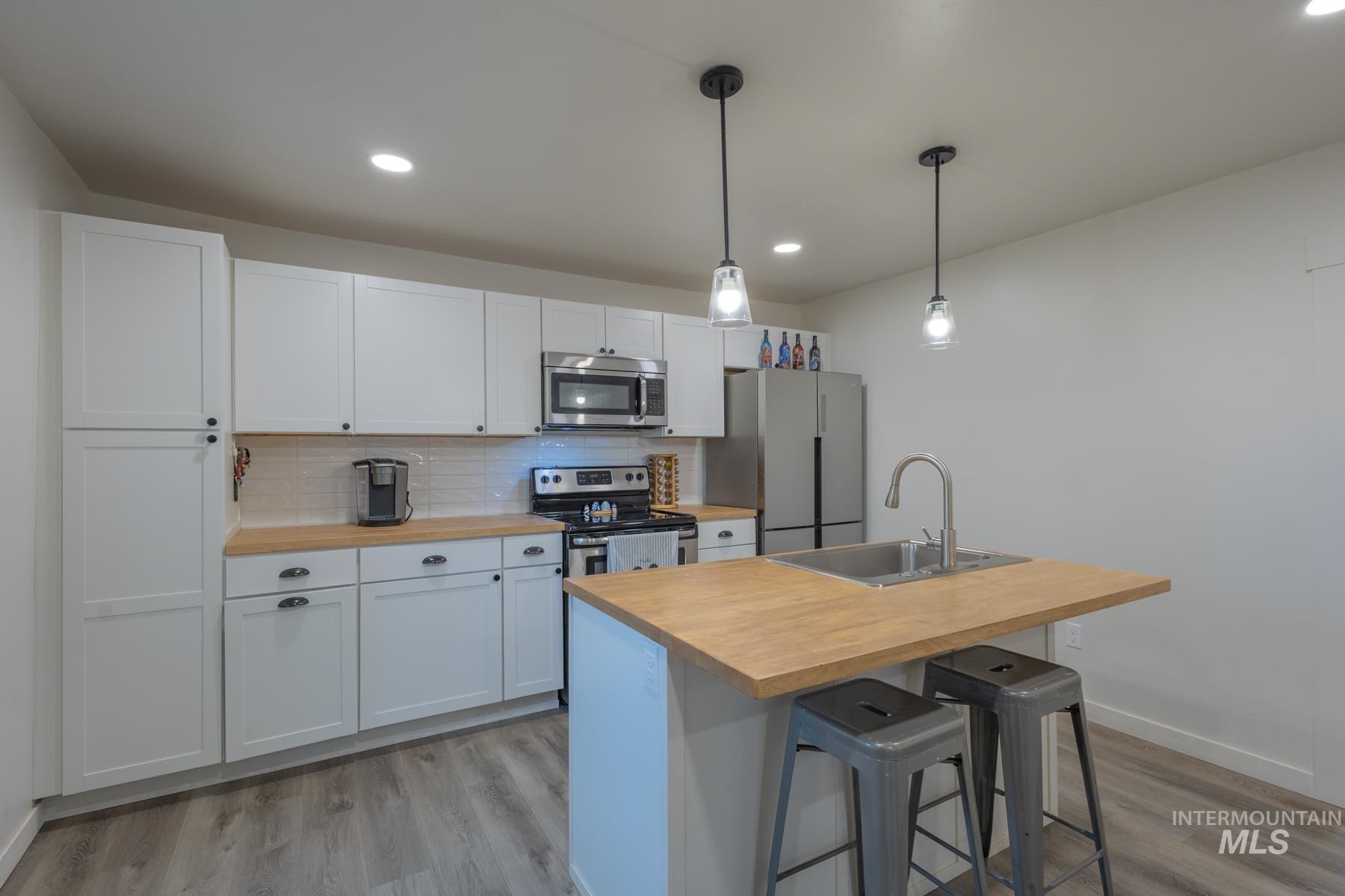 1323 S 11th St, Nampa, Idaho 83651, 2 Bedrooms, 1 Bathroom, Residential For Sale, Price $299,900,MLS 98976842