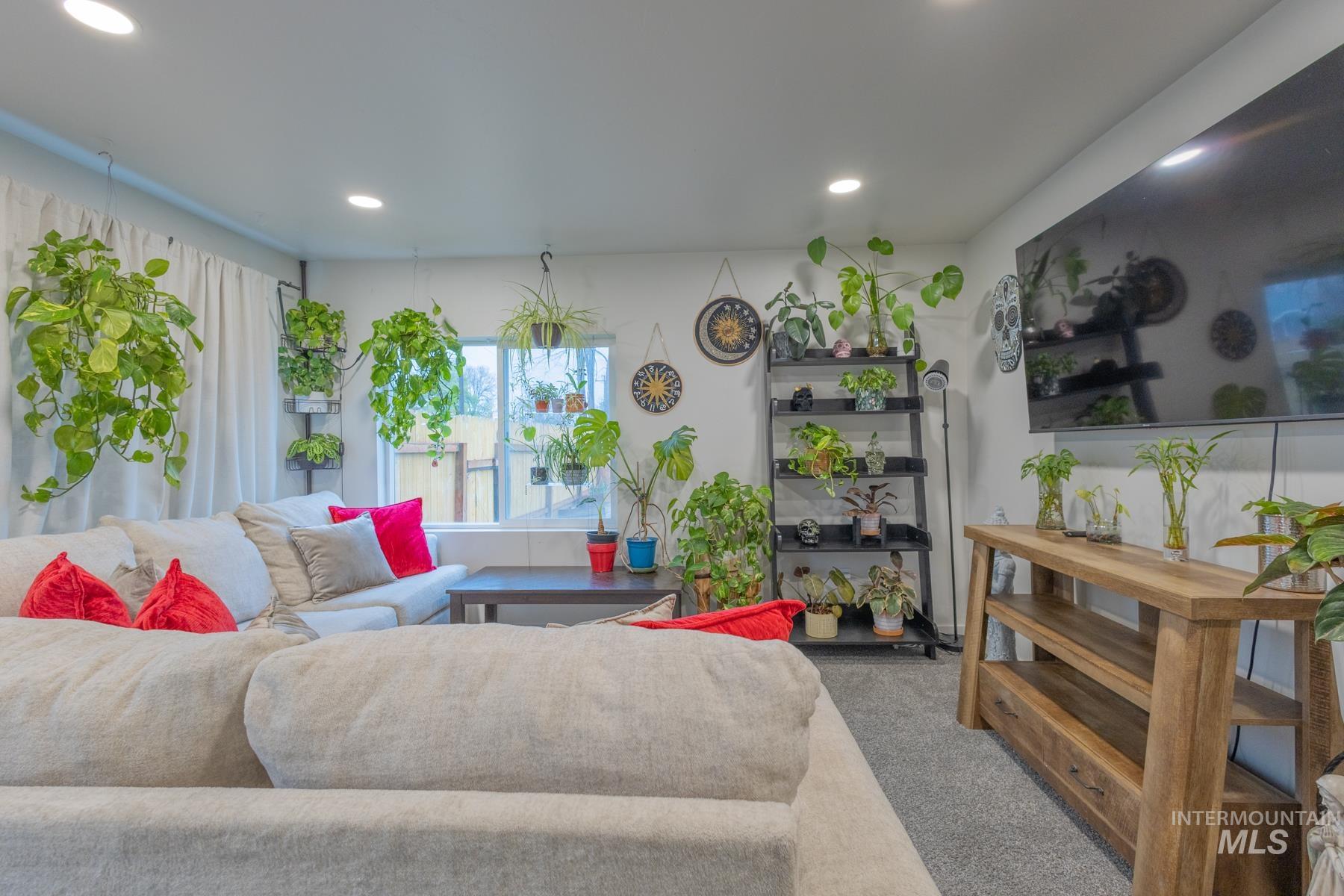 1323 S 11th St, Nampa, Idaho 83651, 2 Bedrooms, 1 Bathroom, Residential For Sale, Price $299,900,MLS 98976842