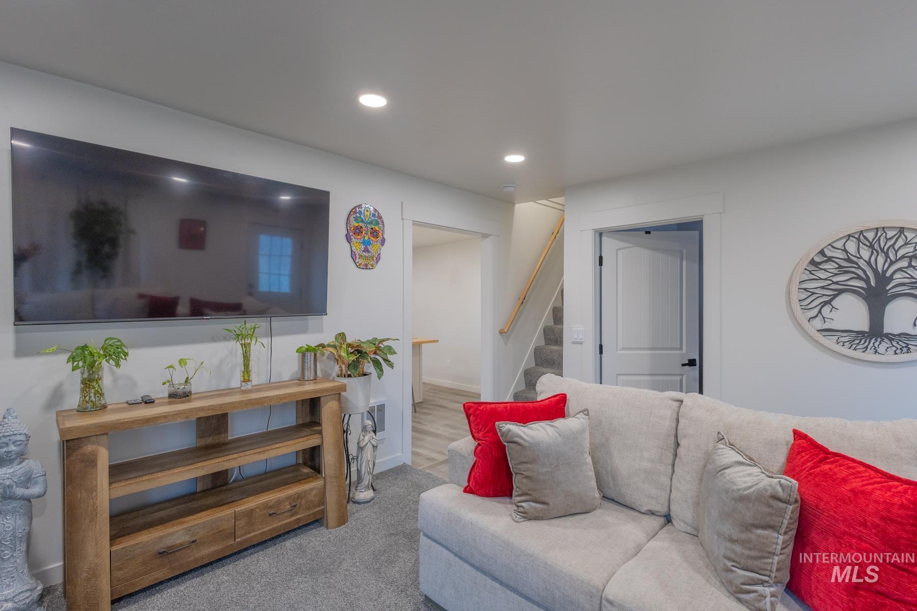 1323 S 11th St, Nampa, Idaho 83651, 2 Bedrooms, 1 Bathroom, Residential For Sale, Price $299,900,MLS 98976842