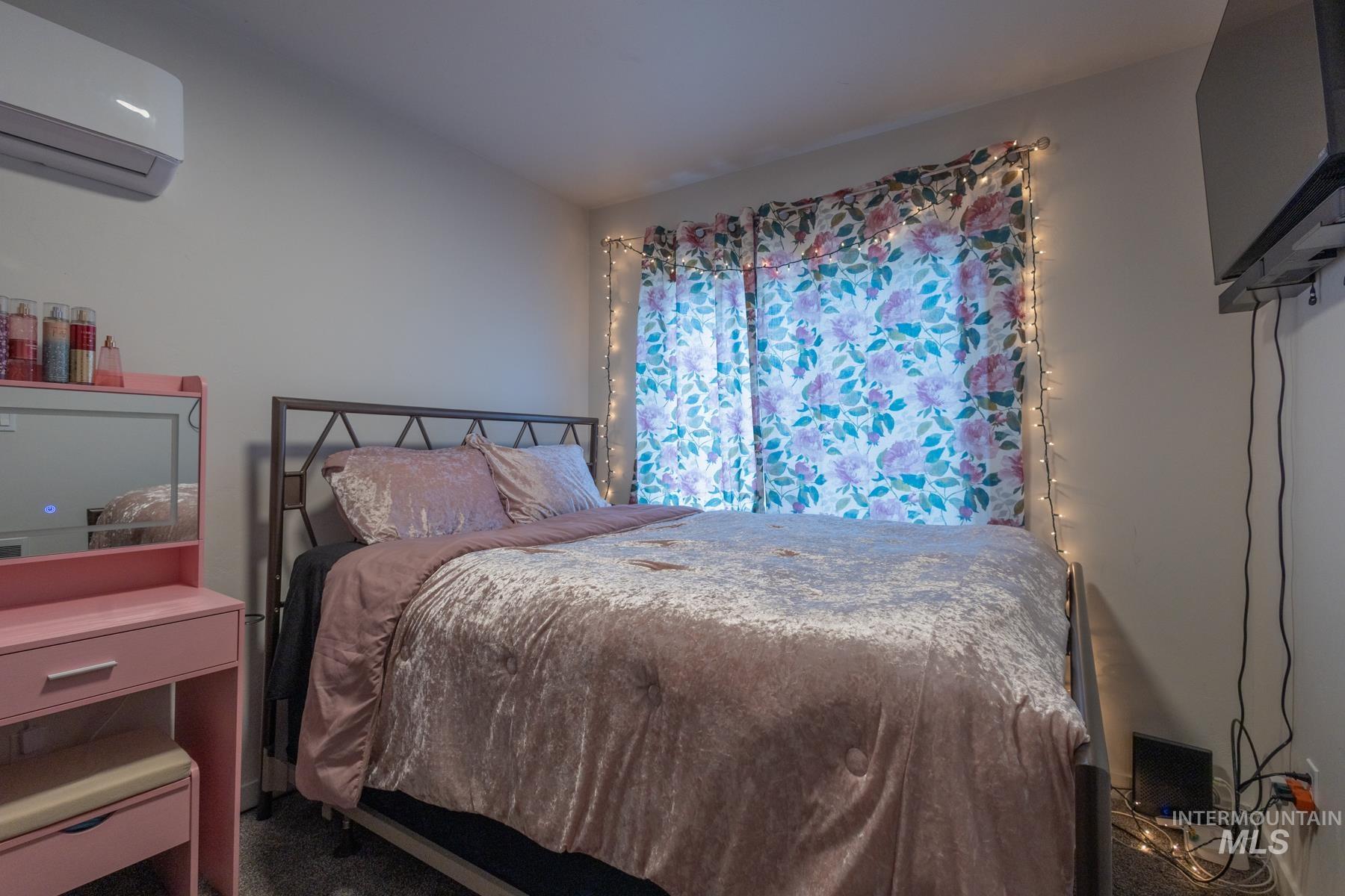 1323 S 11th St, Nampa, Idaho 83651, 2 Bedrooms, 1 Bathroom, Residential For Sale, Price $299,900,MLS 98976842