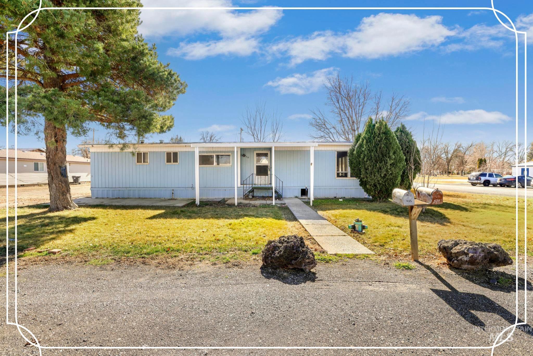 415 1St Ave E, Wendell, Idaho 83355-5103, 2 Bedrooms, 2 Bathrooms, Residential For Sale, Price $200,000,MLS 98976843