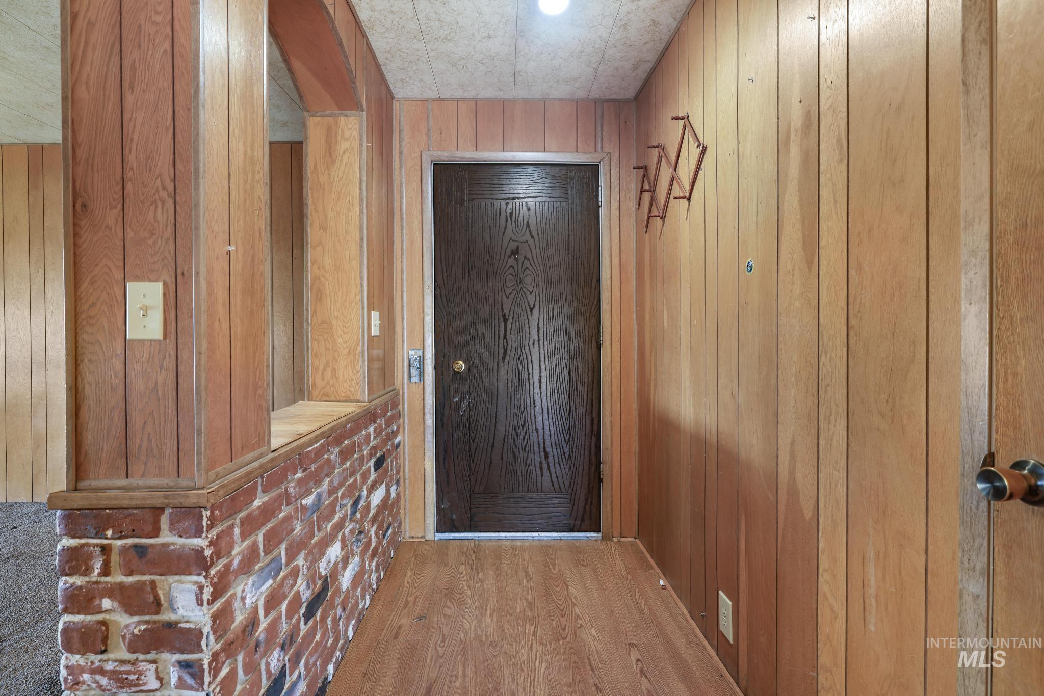 415 1St Ave E, Wendell, Idaho 83355-5103, 2 Bedrooms, 2 Bathrooms, Residential For Sale, Price $200,000,MLS 98976843