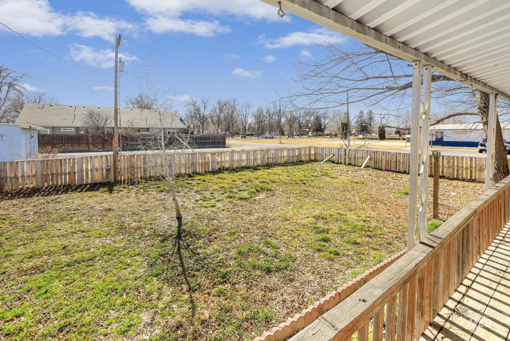 415 1St Ave E, Wendell, Idaho 83355-5103, 2 Bedrooms, 2 Bathrooms, Residential For Sale, Price $200,000,MLS 98976843