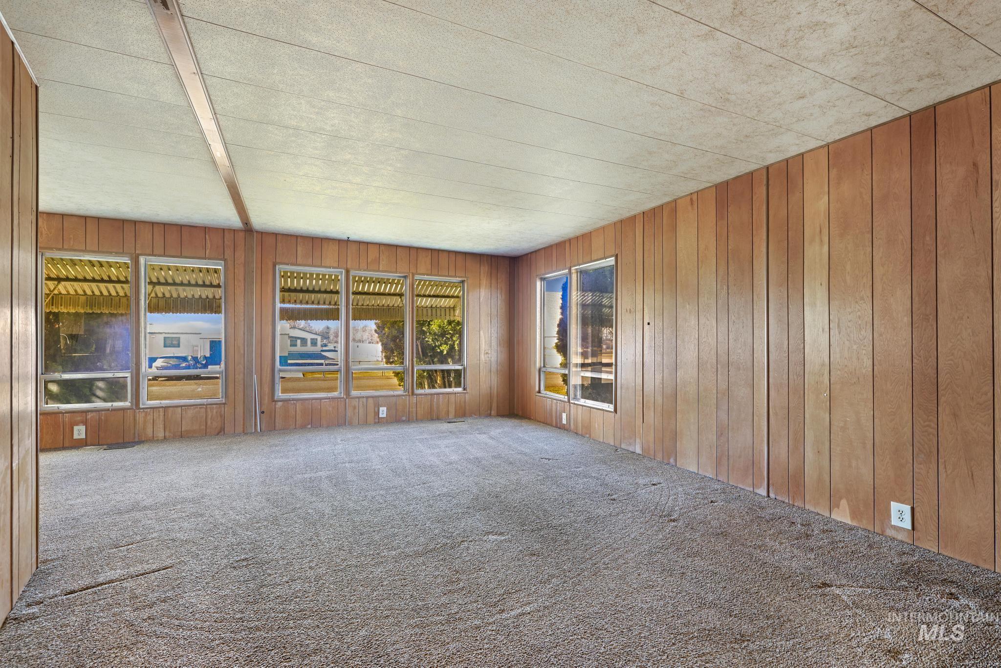 415 1St Ave E, Wendell, Idaho 83355-5103, 2 Bedrooms, 2 Bathrooms, Residential For Sale, Price $200,000,MLS 98976843