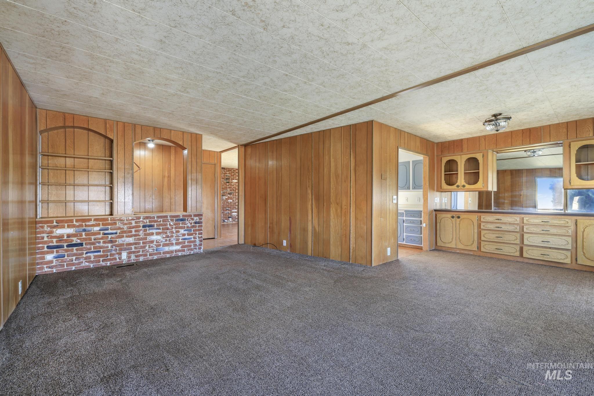 415 1St Ave E, Wendell, Idaho 83355-5103, 2 Bedrooms, 2 Bathrooms, Residential For Sale, Price $200,000,MLS 98976843