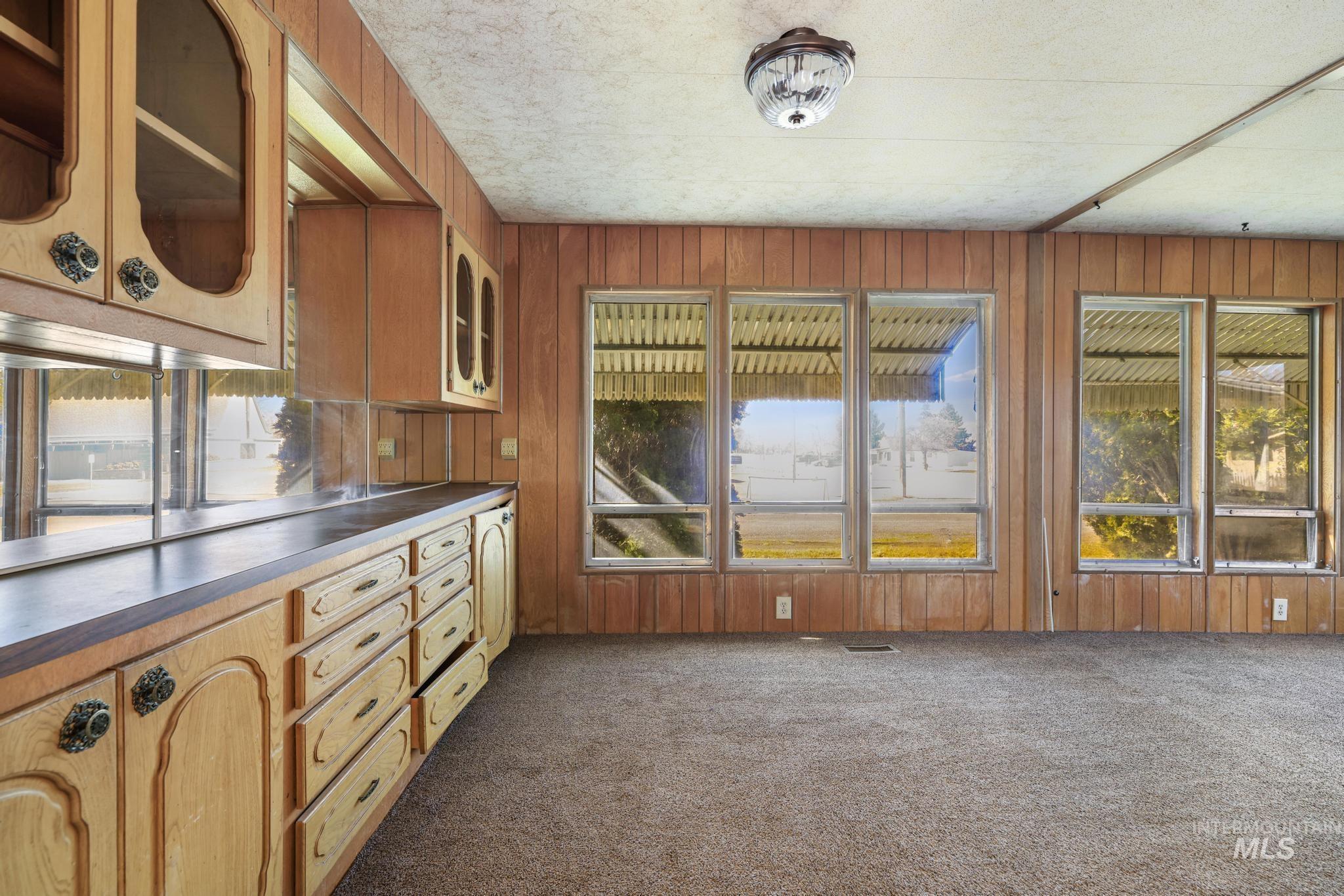 415 1St Ave E, Wendell, Idaho 83355-5103, 2 Bedrooms, 2 Bathrooms, Residential For Sale, Price $200,000,MLS 98976843