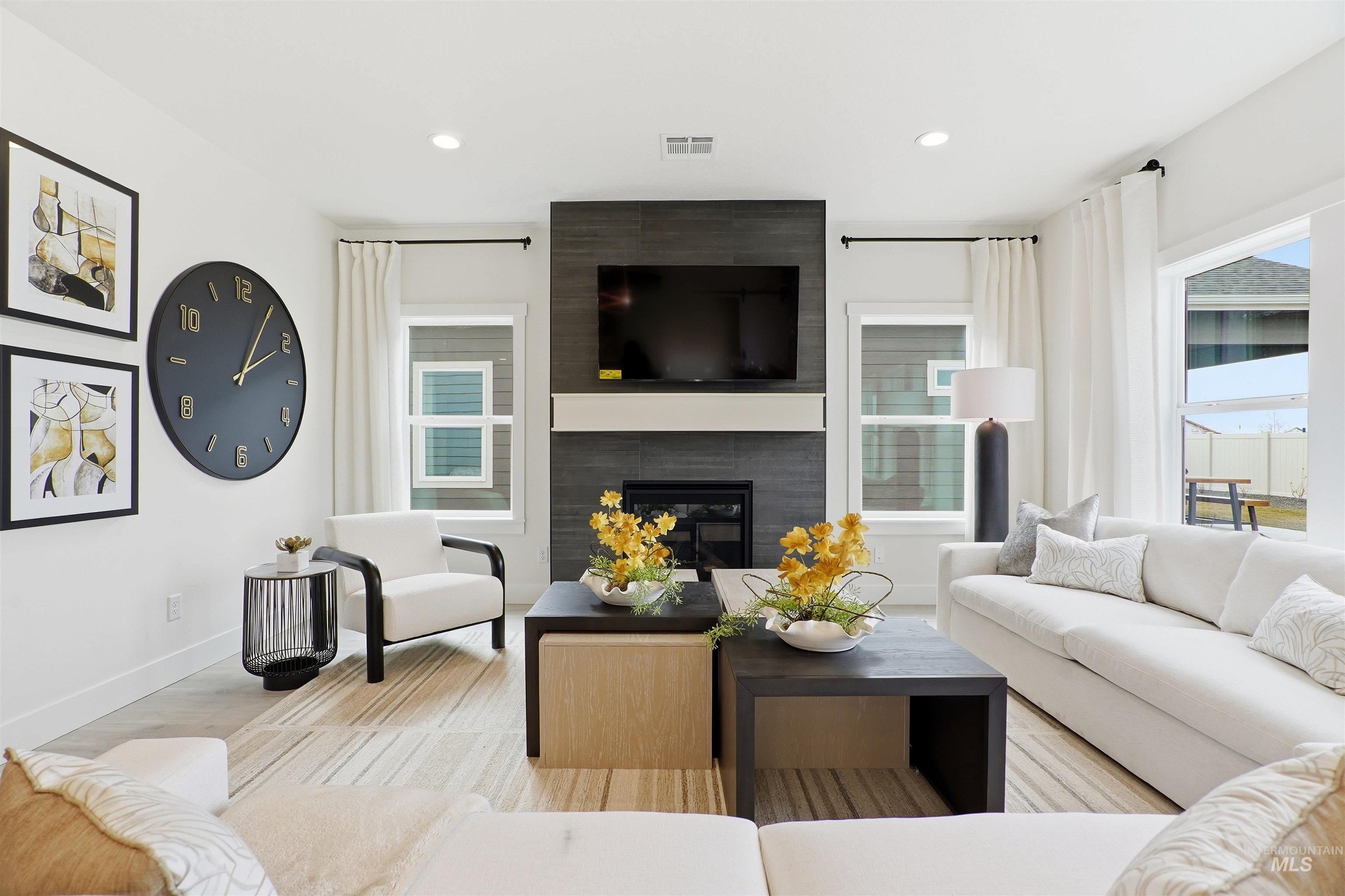 1579 SW Silverstone Ave, Mountain Home, Idaho 83647, 4 Bedrooms, 2.5 Bathrooms, Residential For Sale, Price $424,990,MLS 98976844