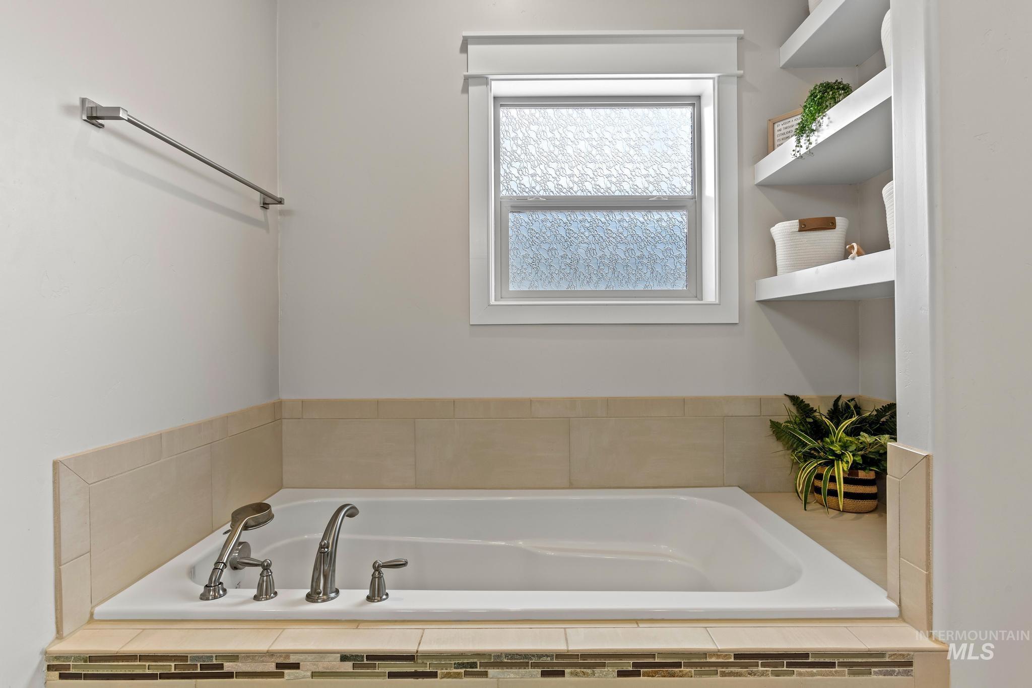 11500 W Pathview St, Star, Idaho 83669, 3 Bedrooms, 2.5 Bathrooms, Residential For Sale, Price $717,000,MLS 98976845