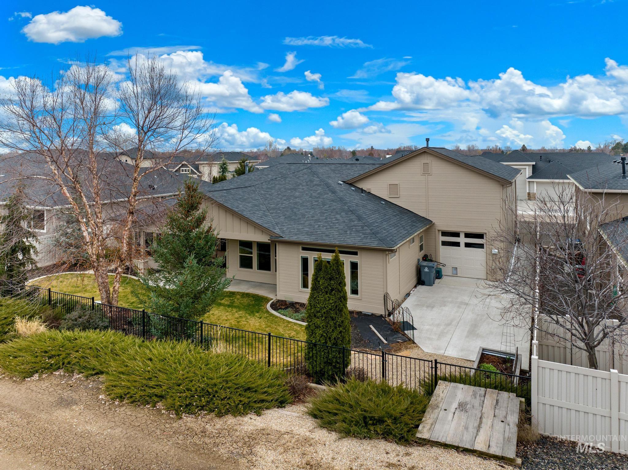 11500 W Pathview St, Star, Idaho 83669, 3 Bedrooms, 2.5 Bathrooms, Residential For Sale, Price $717,000,MLS 98976845