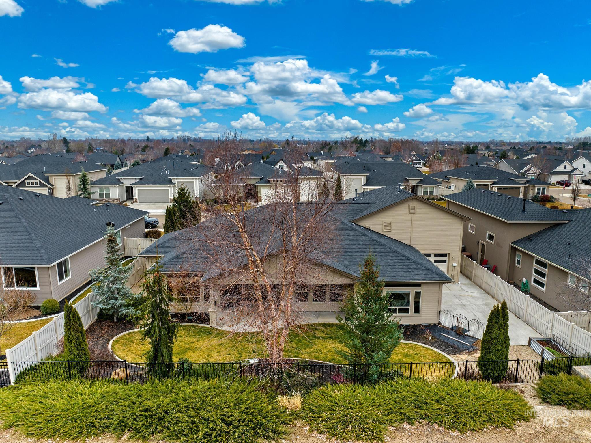 11500 W Pathview St, Star, Idaho 83669, 3 Bedrooms, 2.5 Bathrooms, Residential For Sale, Price $717,000,MLS 98976845