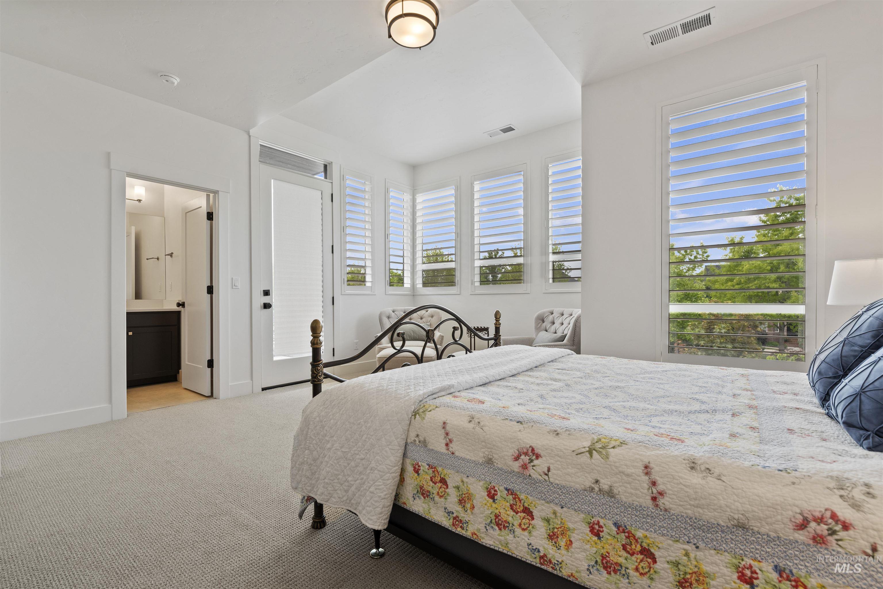 386 E Presidio Ln, Eagle, Idaho 83616, 3 Bedrooms, 2.5 Bathrooms, Residential For Sale, Price $565,000,MLS 98976848