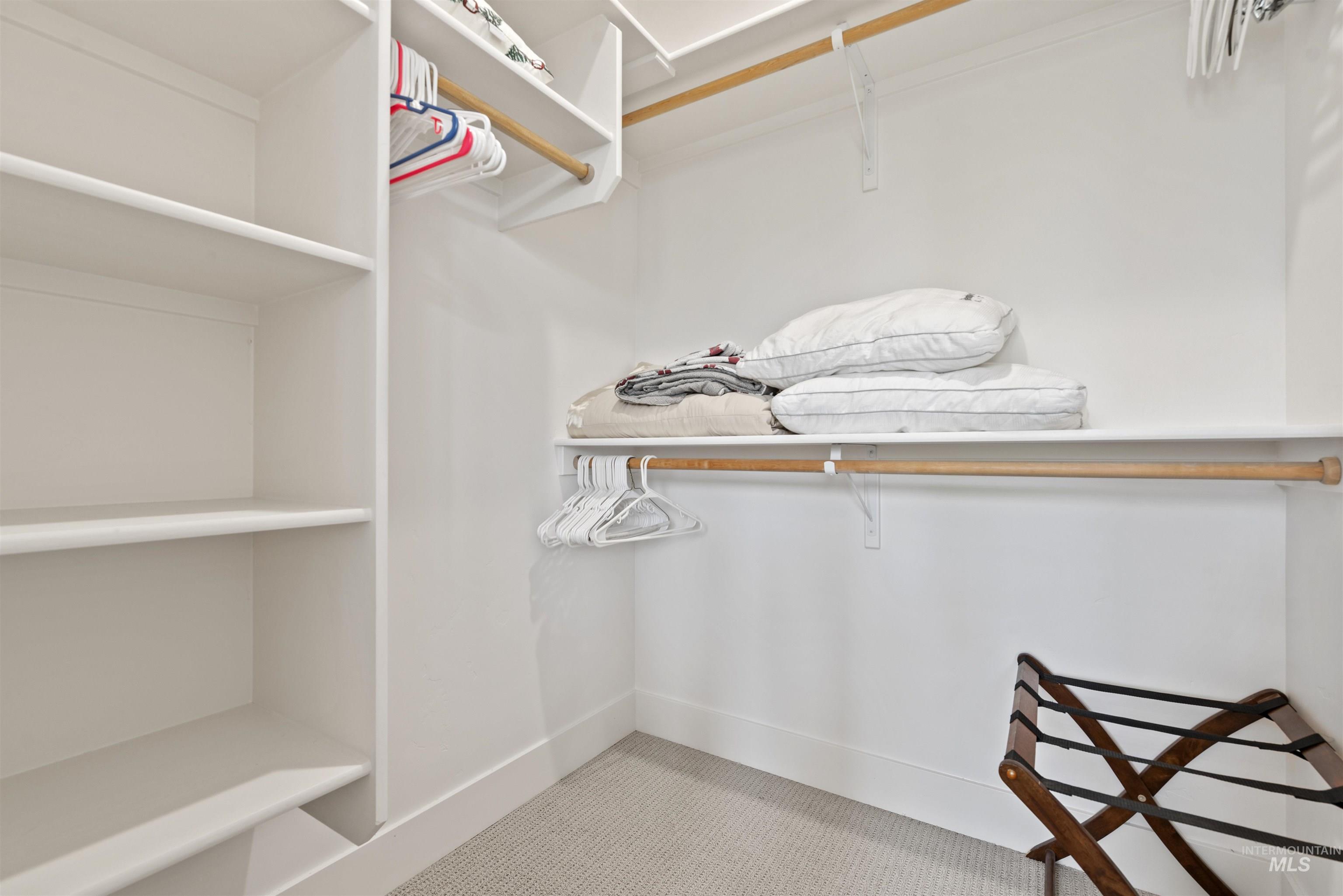 386 E Presidio Ln, Eagle, Idaho 83616, 3 Bedrooms, 2.5 Bathrooms, Residential For Sale, Price $565,000,MLS 98976848