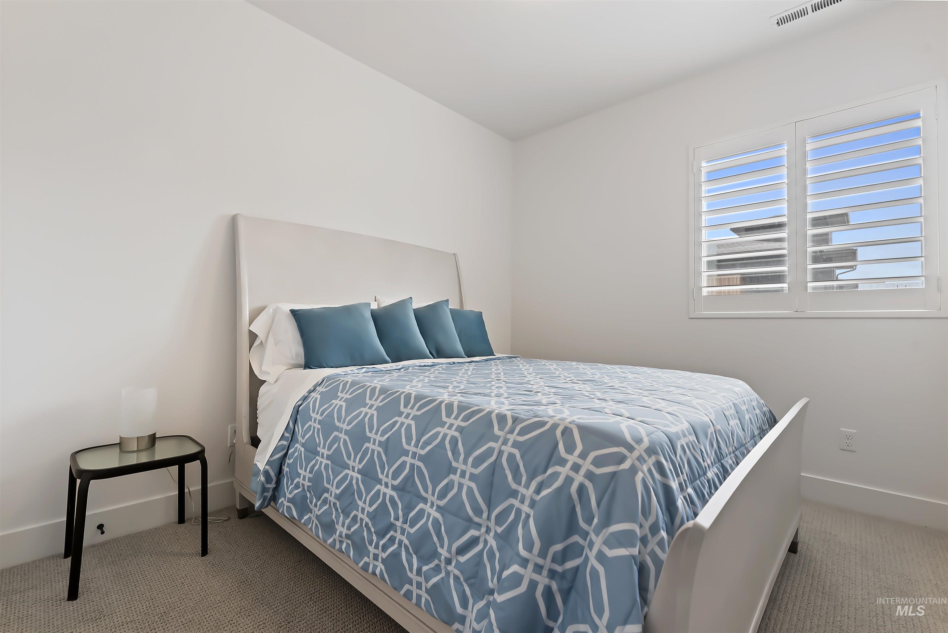 386 E Presidio Ln, Eagle, Idaho 83616, 3 Bedrooms, 2.5 Bathrooms, Residential For Sale, Price $565,000,MLS 98976848