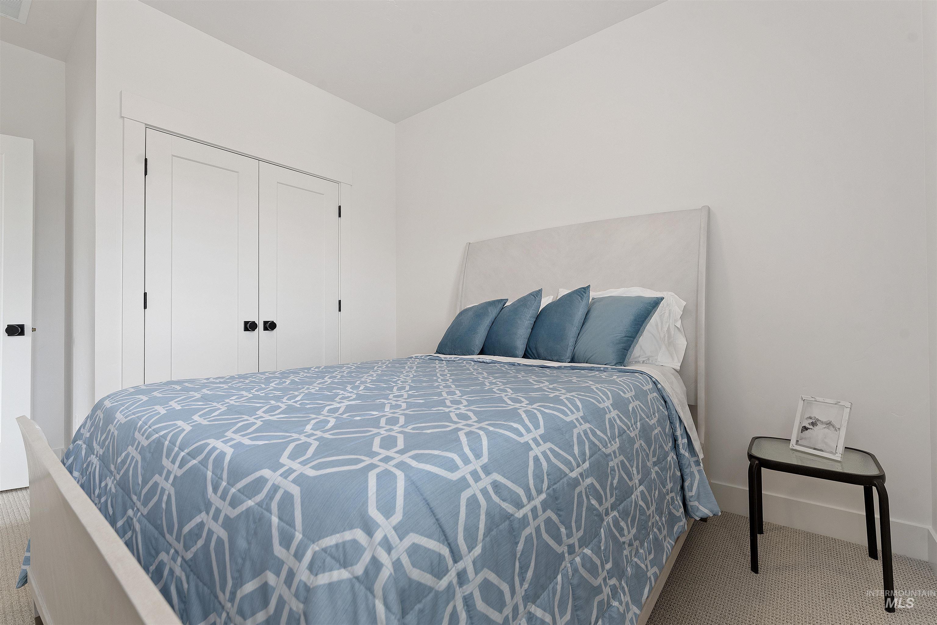 386 E Presidio Ln, Eagle, Idaho 83616, 3 Bedrooms, 2.5 Bathrooms, Residential For Sale, Price $565,000,MLS 98976848