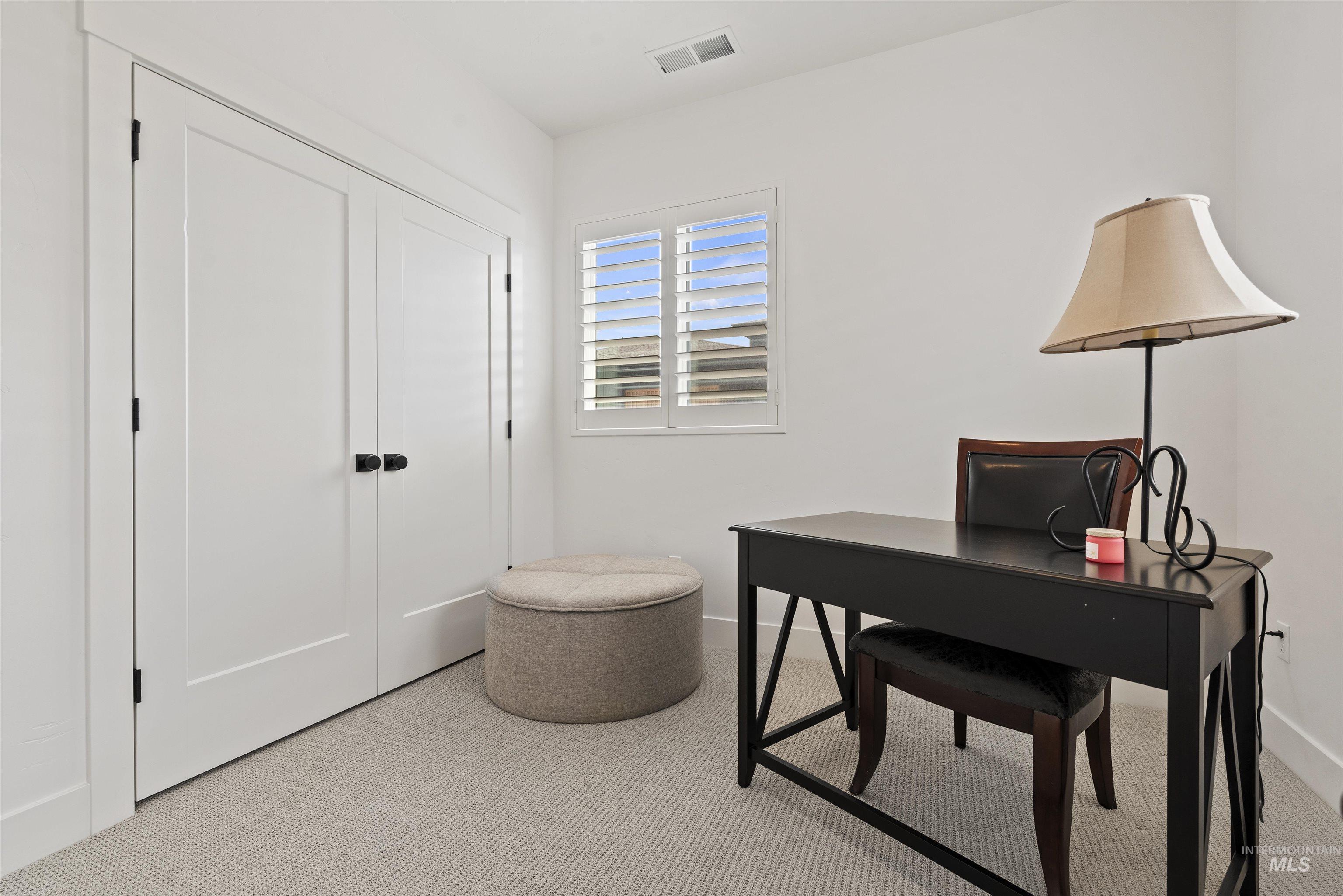 386 E Presidio Ln, Eagle, Idaho 83616, 3 Bedrooms, 2.5 Bathrooms, Residential For Sale, Price $565,000,MLS 98976848