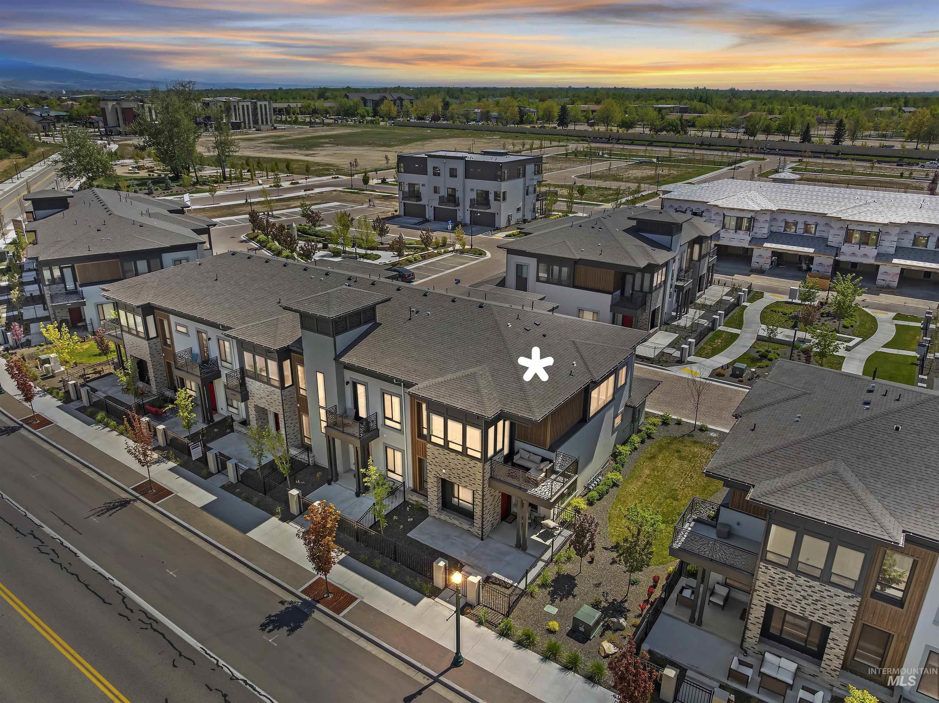 386 E Presidio Ln, Eagle, Idaho 83616, 3 Bedrooms, 2.5 Bathrooms, Residential For Sale, Price $565,000,MLS 98976848