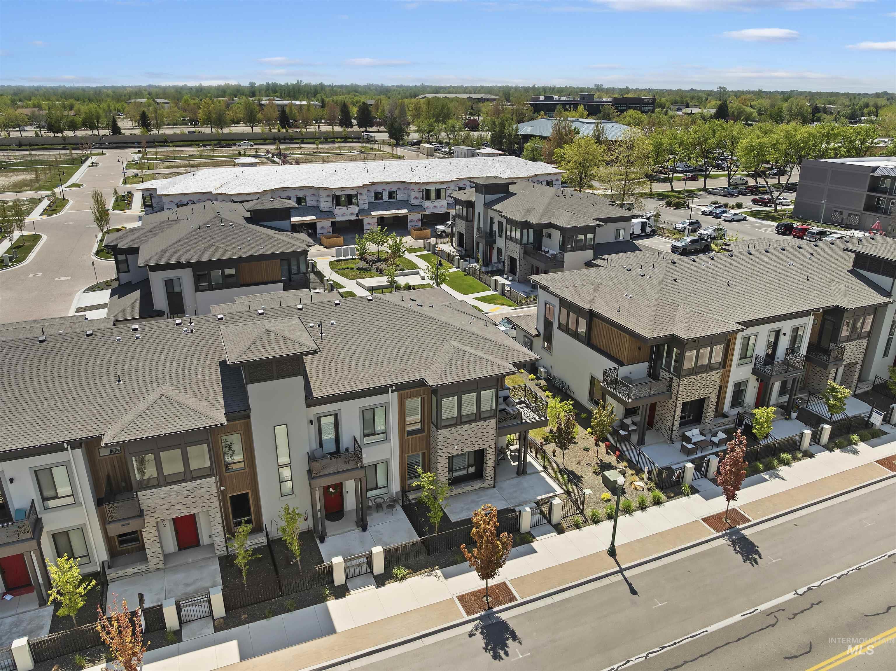 386 E Presidio Ln, Eagle, Idaho 83616, 3 Bedrooms, 2.5 Bathrooms, Residential For Sale, Price $565,000,MLS 98976848