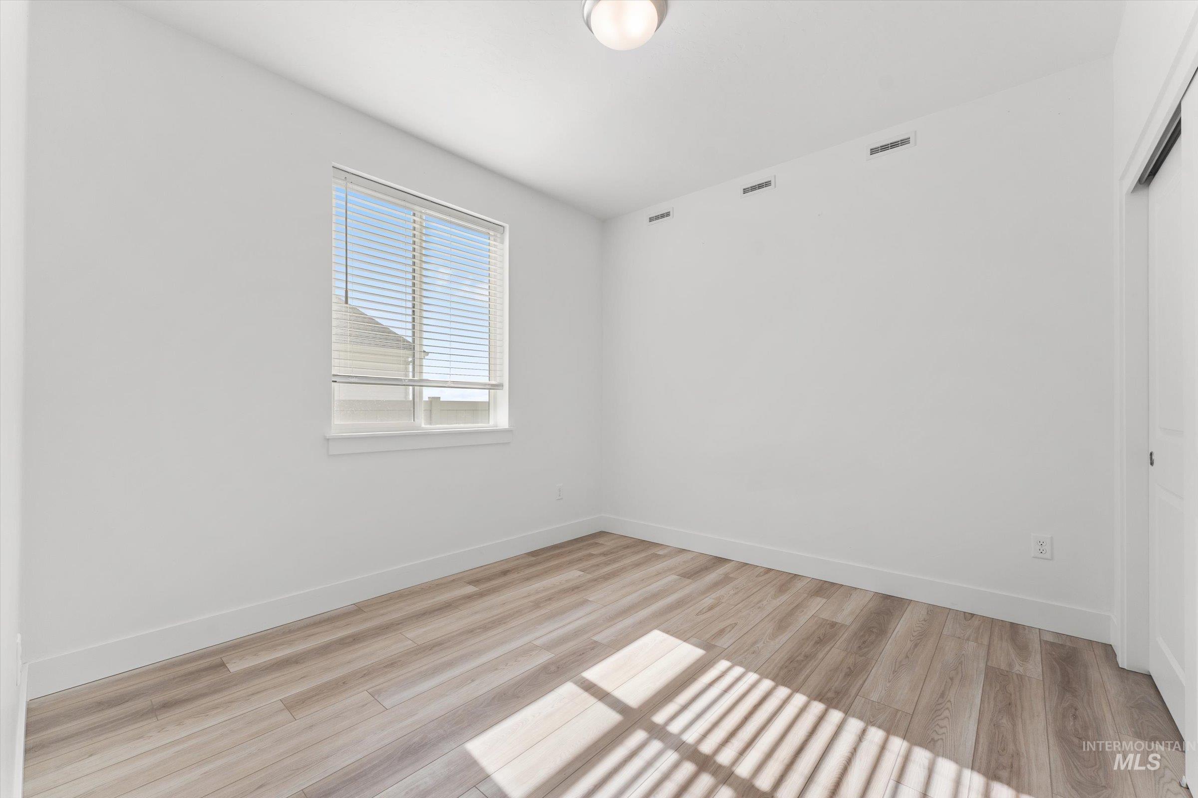 5419 E Victoria Falls Dr, Nampa, Idaho 83686, 3 Bedrooms, 2 Bathrooms, Residential For Sale, Price $559,500,MLS 98976849