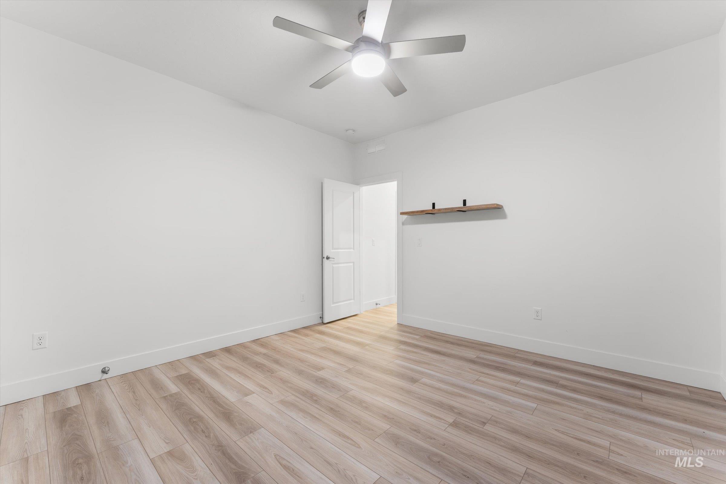 5419 E Victoria Falls Dr, Nampa, Idaho 83686, 3 Bedrooms, 2 Bathrooms, Residential For Sale, Price $559,500,MLS 98976849