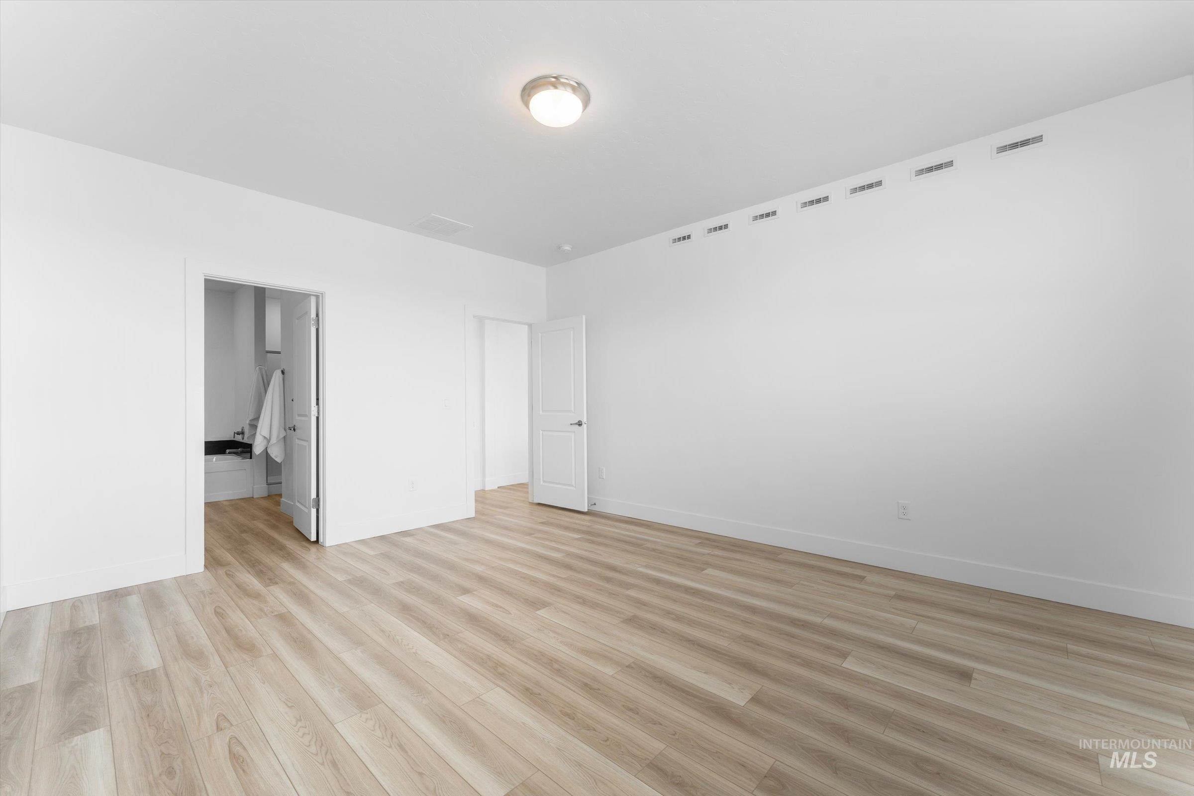 5419 E Victoria Falls Dr, Nampa, Idaho 83686, 3 Bedrooms, 2 Bathrooms, Residential For Sale, Price $559,500,MLS 98976849