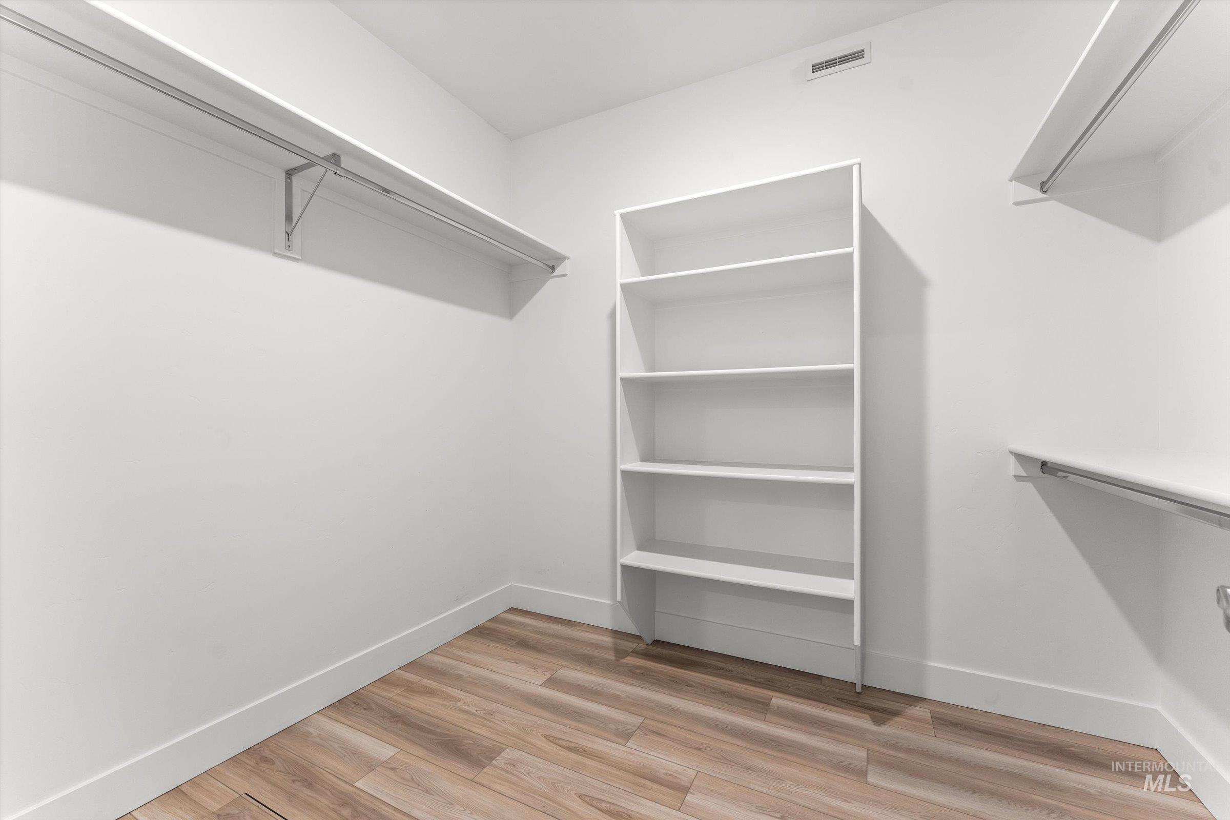 5419 E Victoria Falls Dr, Nampa, Idaho 83686, 3 Bedrooms, 2 Bathrooms, Residential For Sale, Price $559,500,MLS 98976849