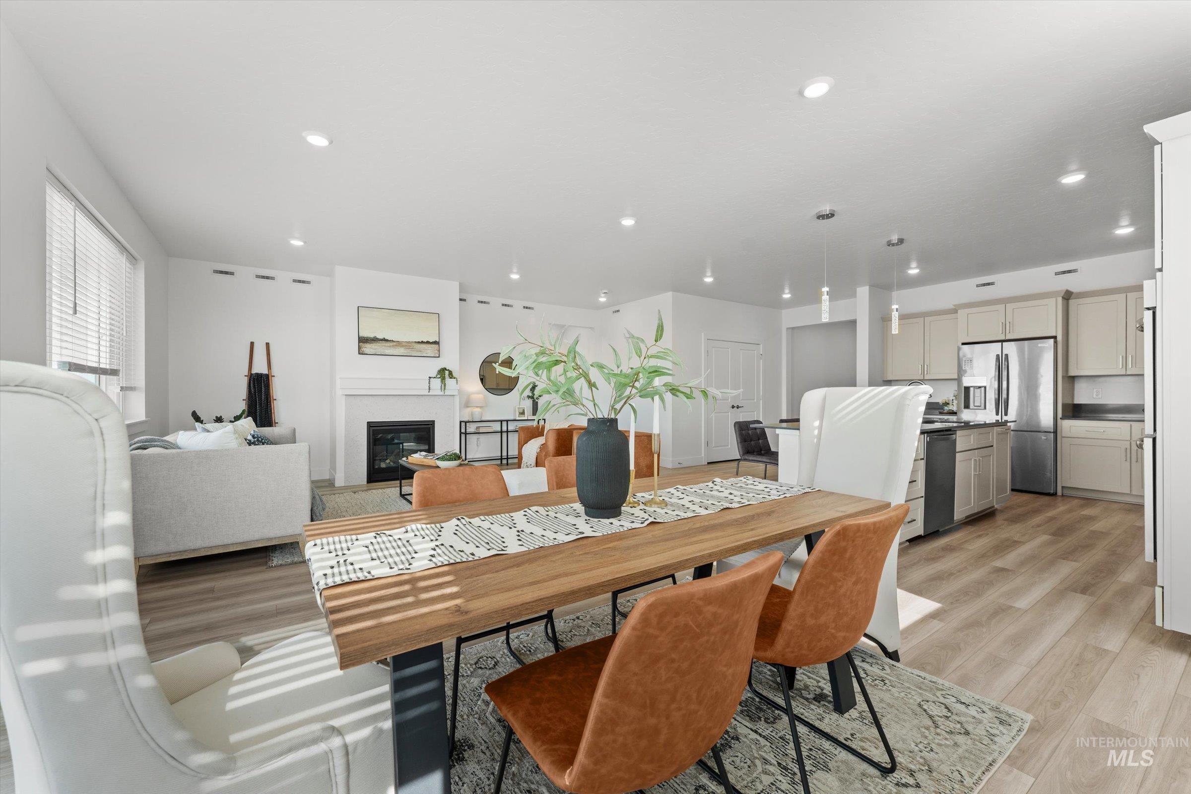 5419 E Victoria Falls Dr, Nampa, Idaho 83686, 3 Bedrooms, 2 Bathrooms, Residential For Sale, Price $559,500,MLS 98976849