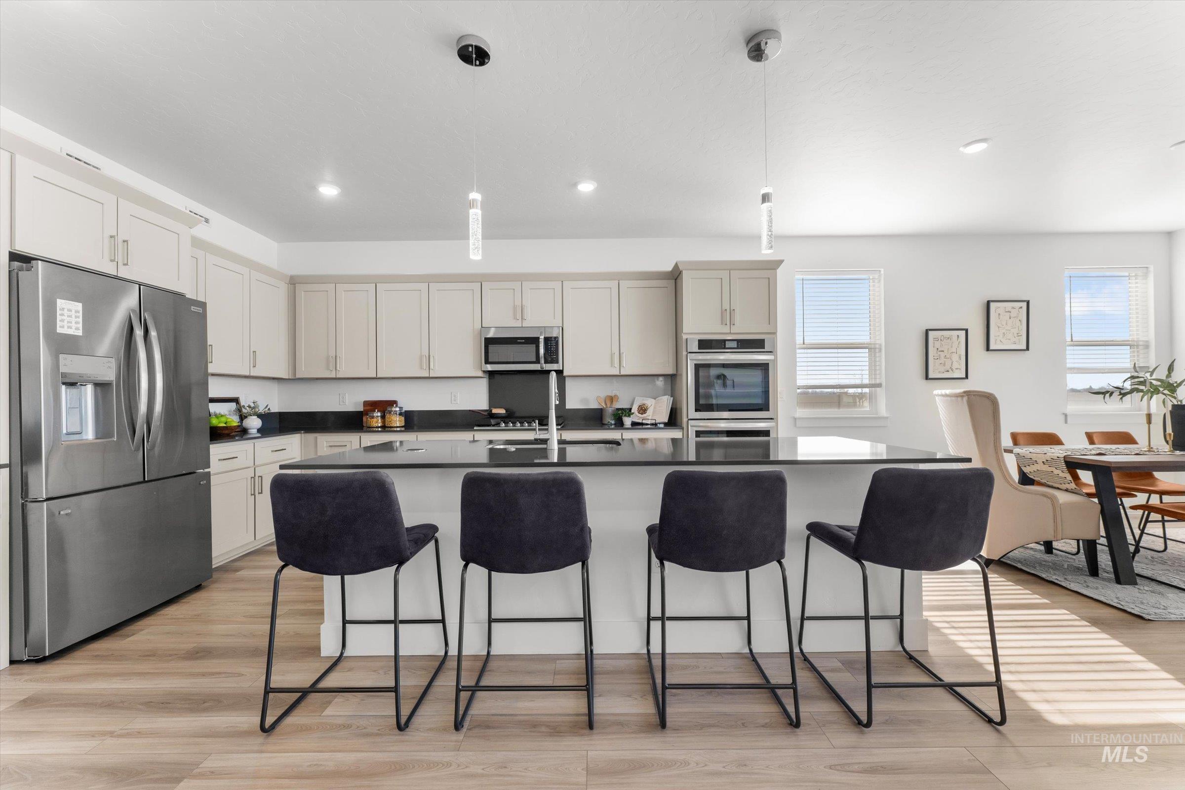 5419 E Victoria Falls Dr, Nampa, Idaho 83686, 3 Bedrooms, 2 Bathrooms, Residential For Sale, Price $559,500,MLS 98976849