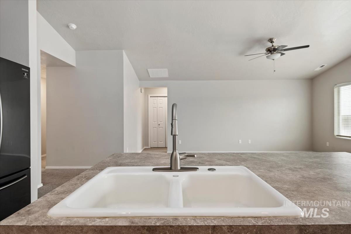 1685 SW Levant Way, Mountain Home, Idaho 83647, 3 Bedrooms, 2 Bathrooms, Residential For Sale, Price $390,000,MLS 98976850