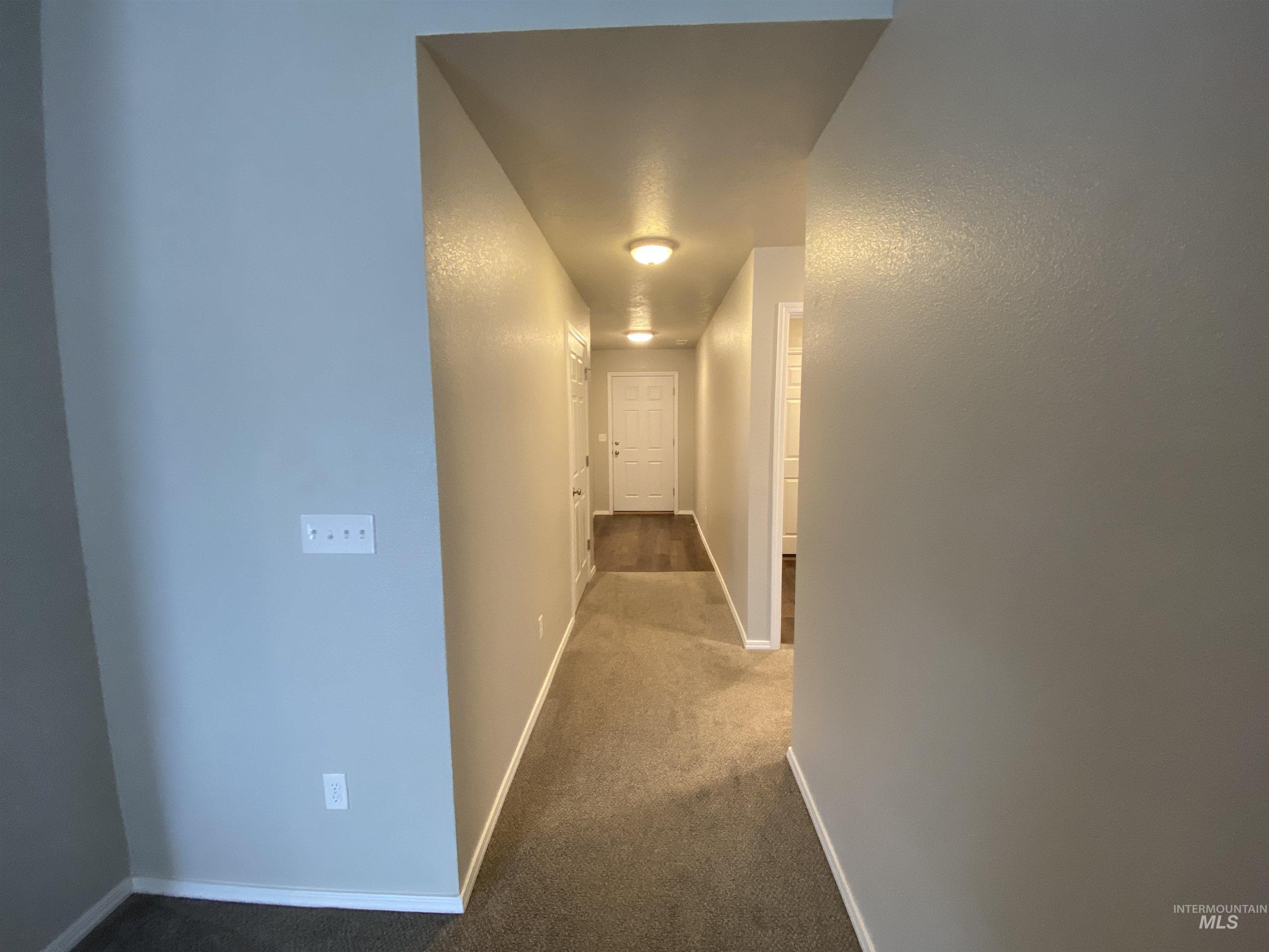 1685 SW Levant Way, Mountain Home, Idaho 83647, 3 Bedrooms, 2 Bathrooms, Residential For Sale, Price $410,000,MLS 98976850