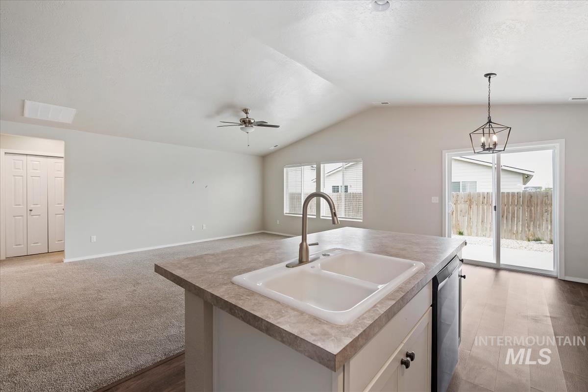 1685 SW Levant Way, Mountain Home, Idaho 83647, 3 Bedrooms, 2 Bathrooms, Residential For Sale, Price $390,000,MLS 98976850