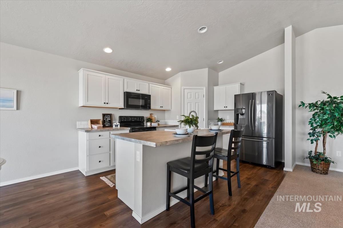 1685 SW Levant Way, Mountain Home, Idaho 83647, 3 Bedrooms, 2 Bathrooms, Residential For Sale, Price $385,000, 98976850