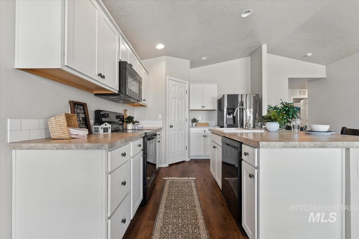 1685 SW Levant Way, Mountain Home, Idaho 83647, 3 Bedrooms, 2 Bathrooms, Residential For Sale, Price $385,000, 98976850